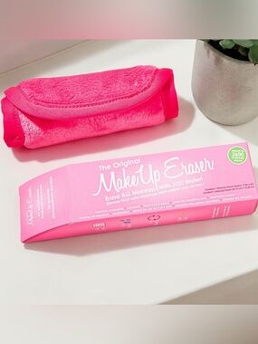 The Original MakeUp Eraser Contains One Makeup Eraser 15.5”x 7.25”